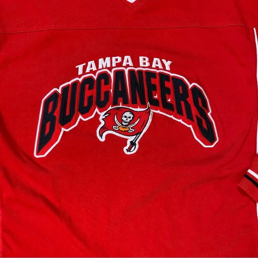 VINTAGE Tampa Bay Buccaneers Sweatshirt Mens XL Red V Neck NFL Football - Picture 2 of 12